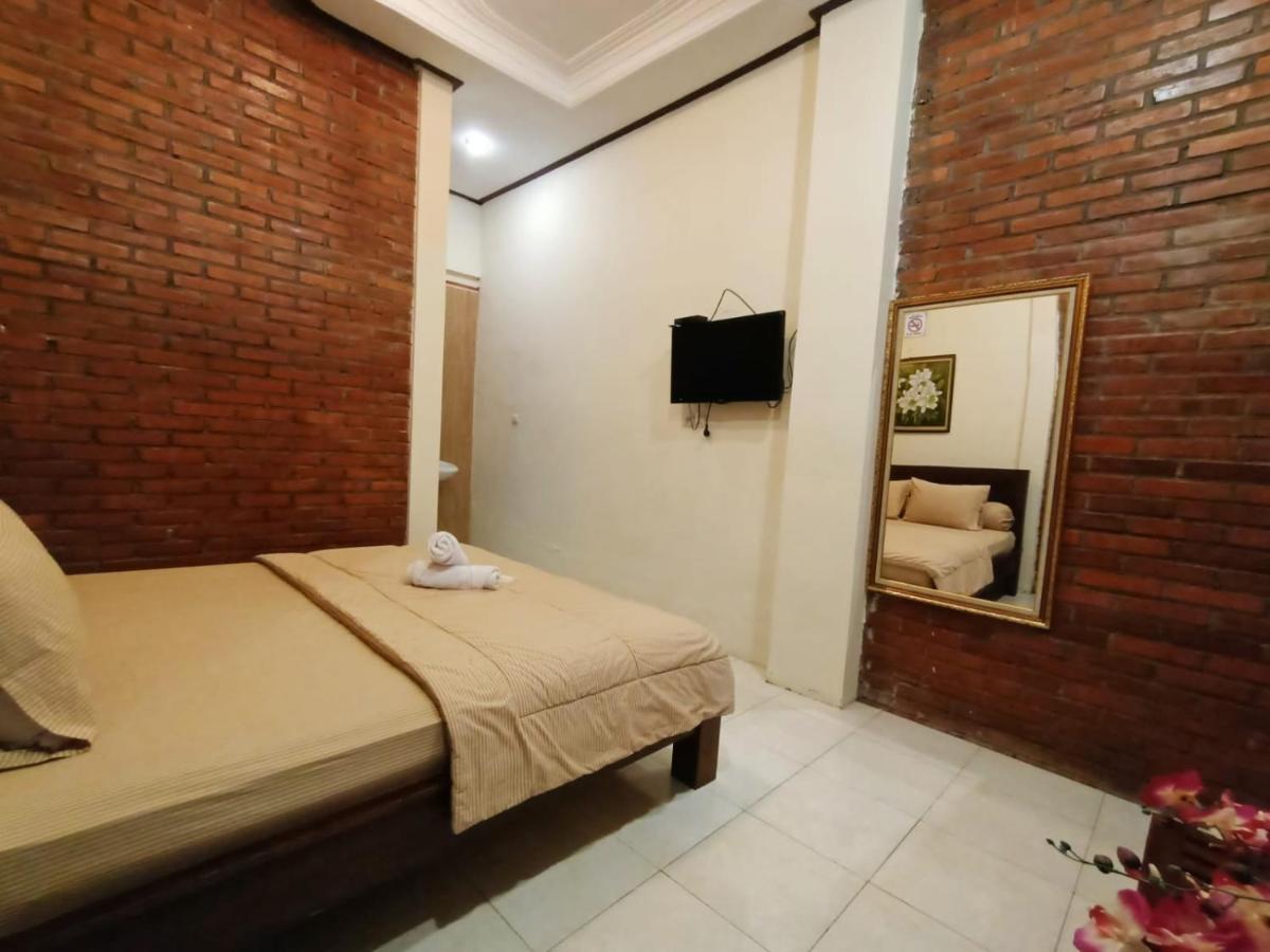 Rumah Kami Guest House Yogyakarta Exterior photo